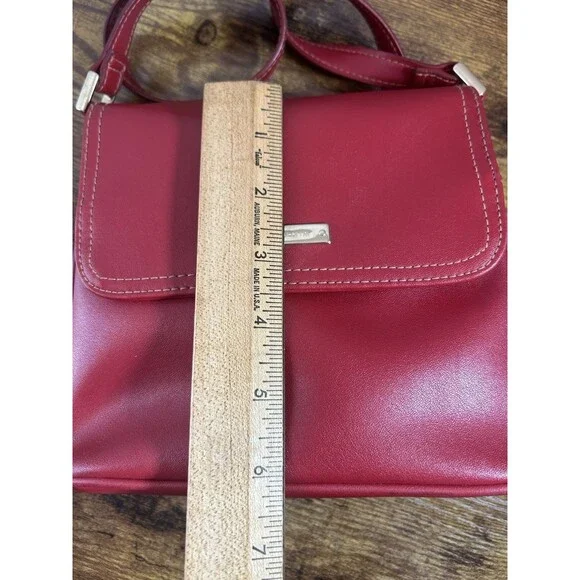 Liz Claiborne Red Crossbody Purse Gold Tone Hardware Flap Bag Classic Chic - Picture 4 of 12
